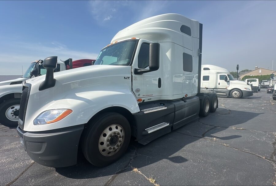 2022 International LT625