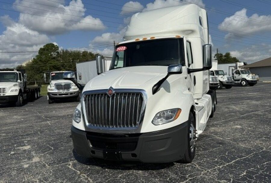 2022 International LT625