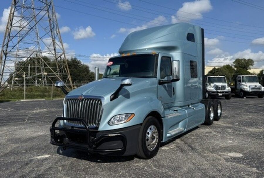 2022 International LT625