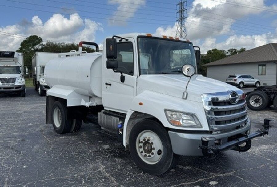 2018 HINO 338