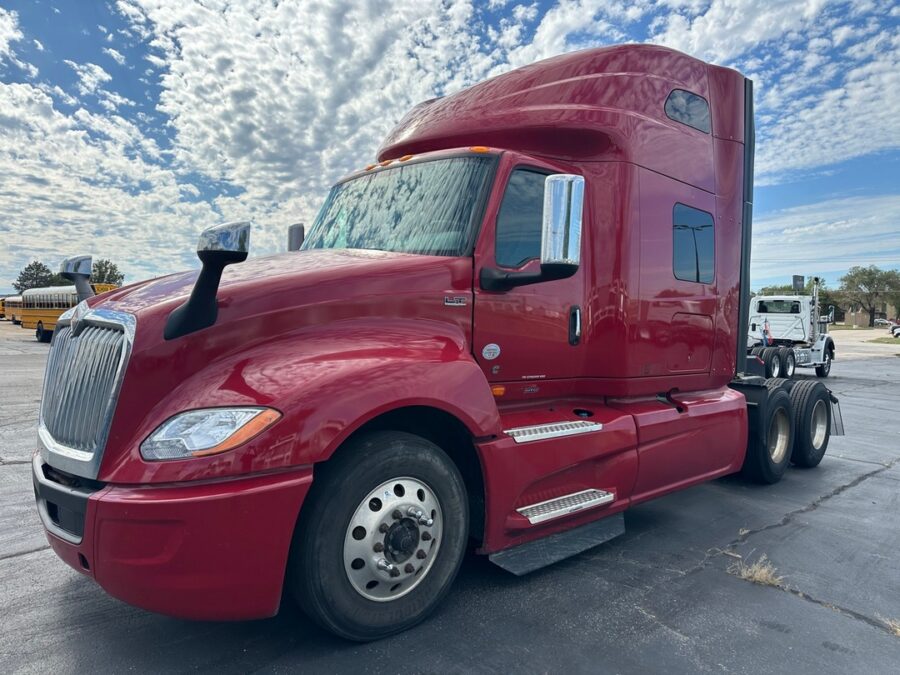 2022 International LT625