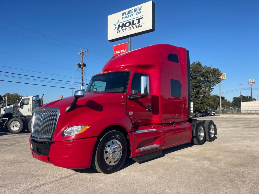 2022 International LT625
