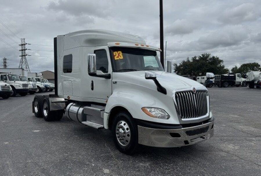 2023 International LT625