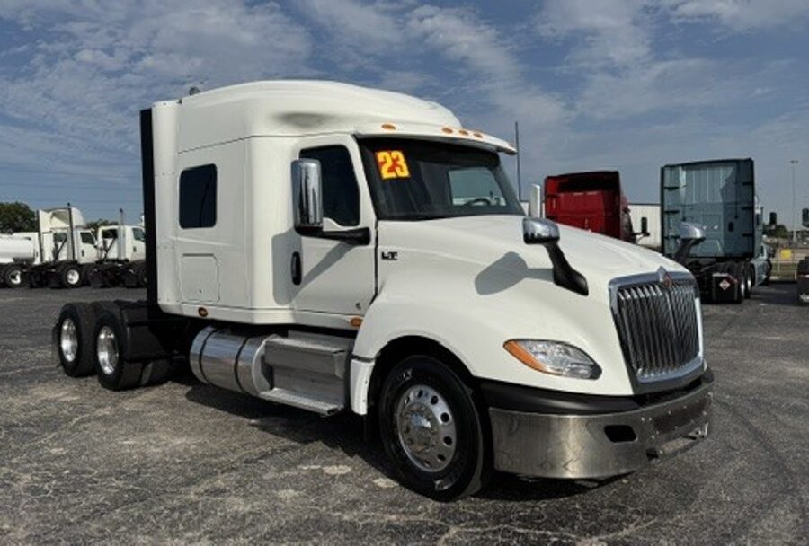 2023 International LT625