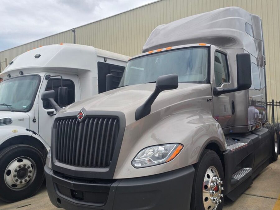 2022 International LT625
