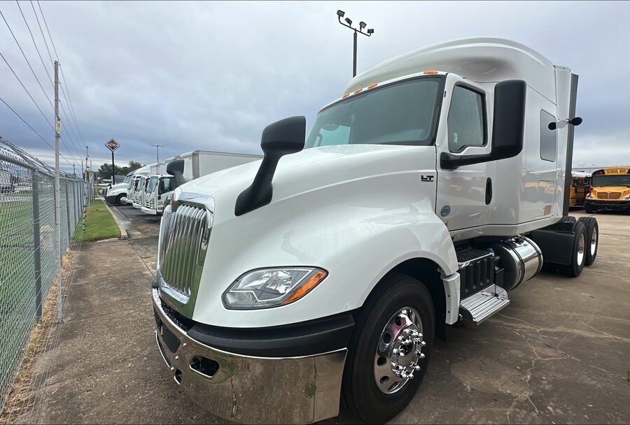 2022 International LT625