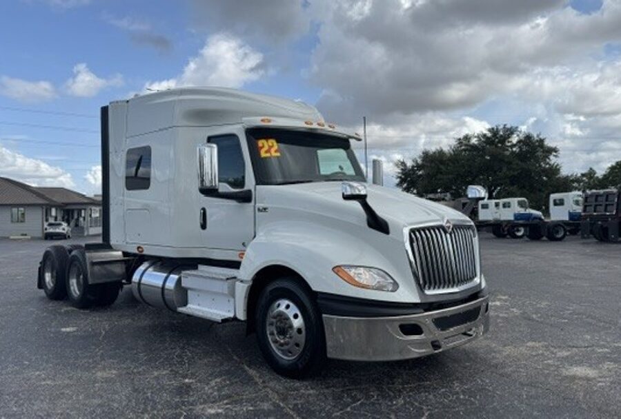 2022 International LT625