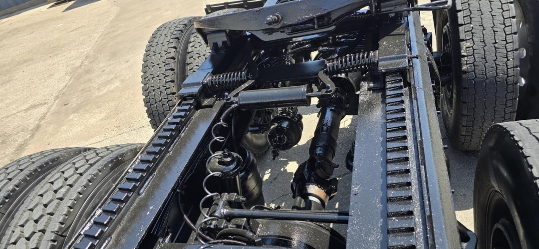 2015 Peterbilt 567 - image 17