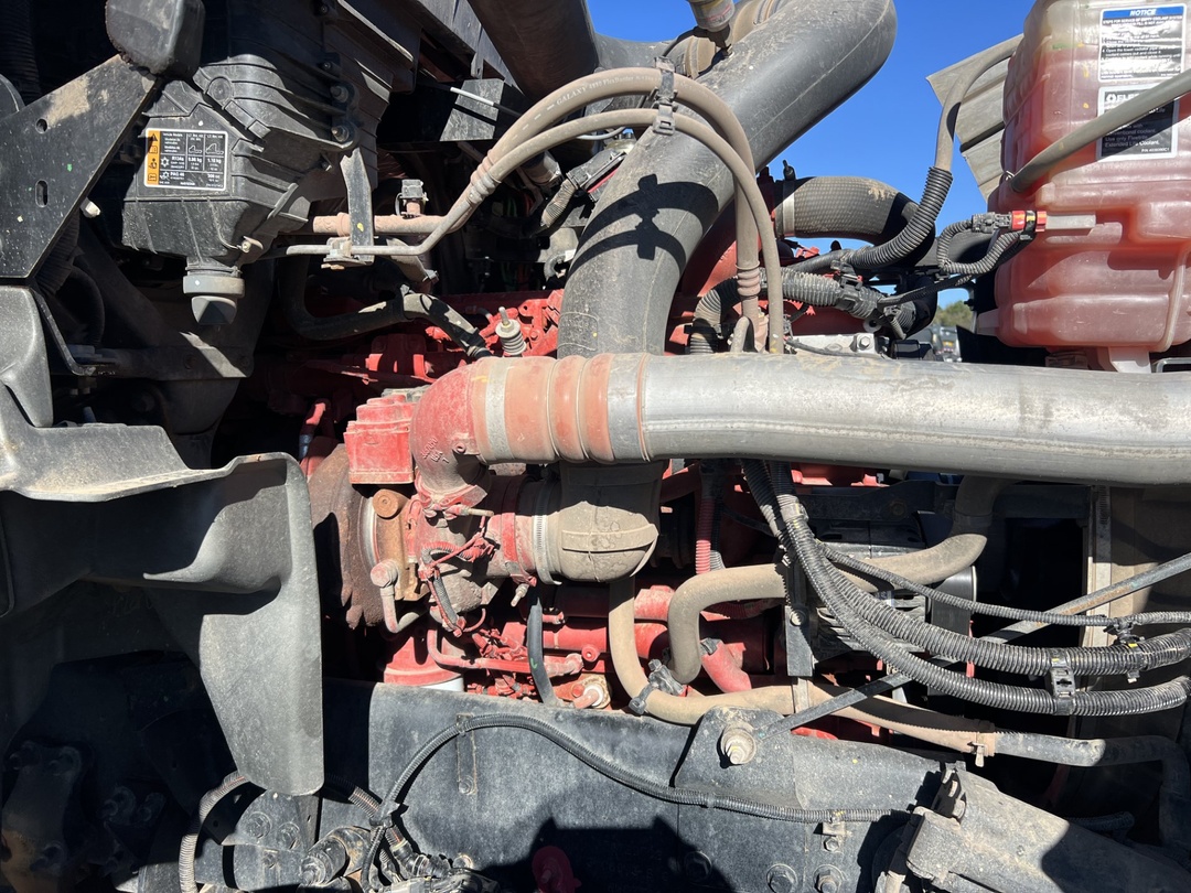 2024 International HX - image 39