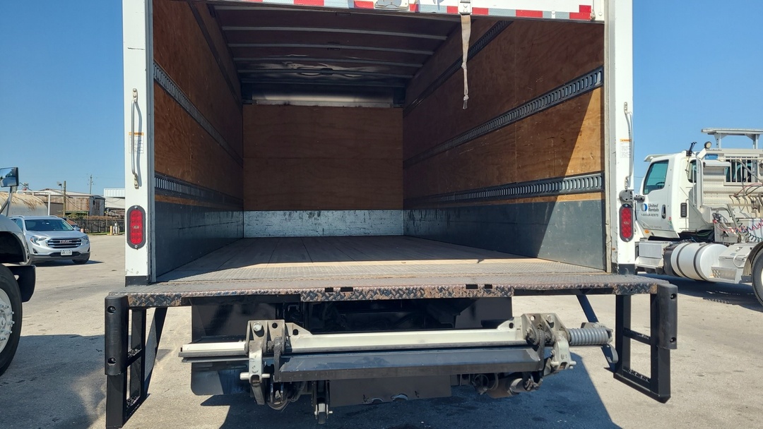 2020 International MV - image 9