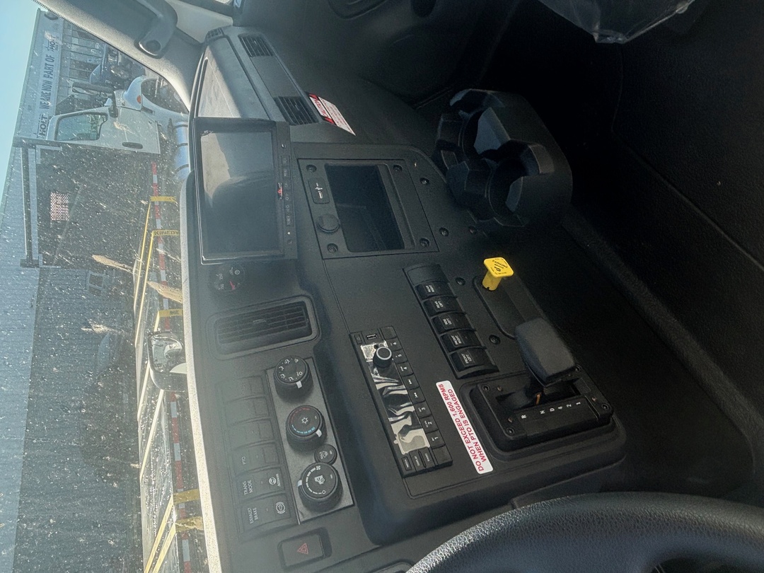 2025 International MV - image 14