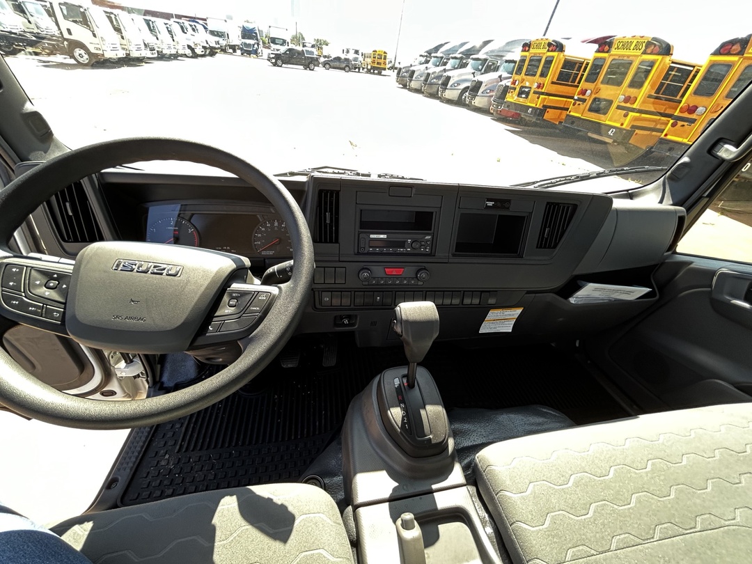 2025 Isuzu NPR - image 3