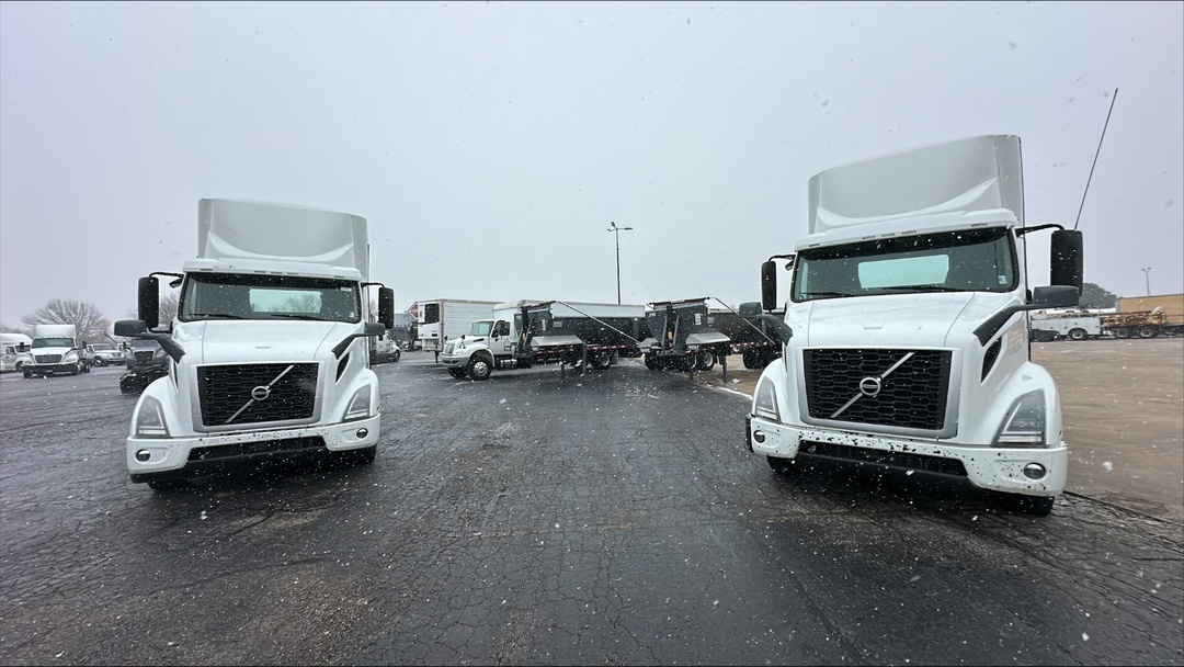 2019 Volvo VNL 860 - image 13