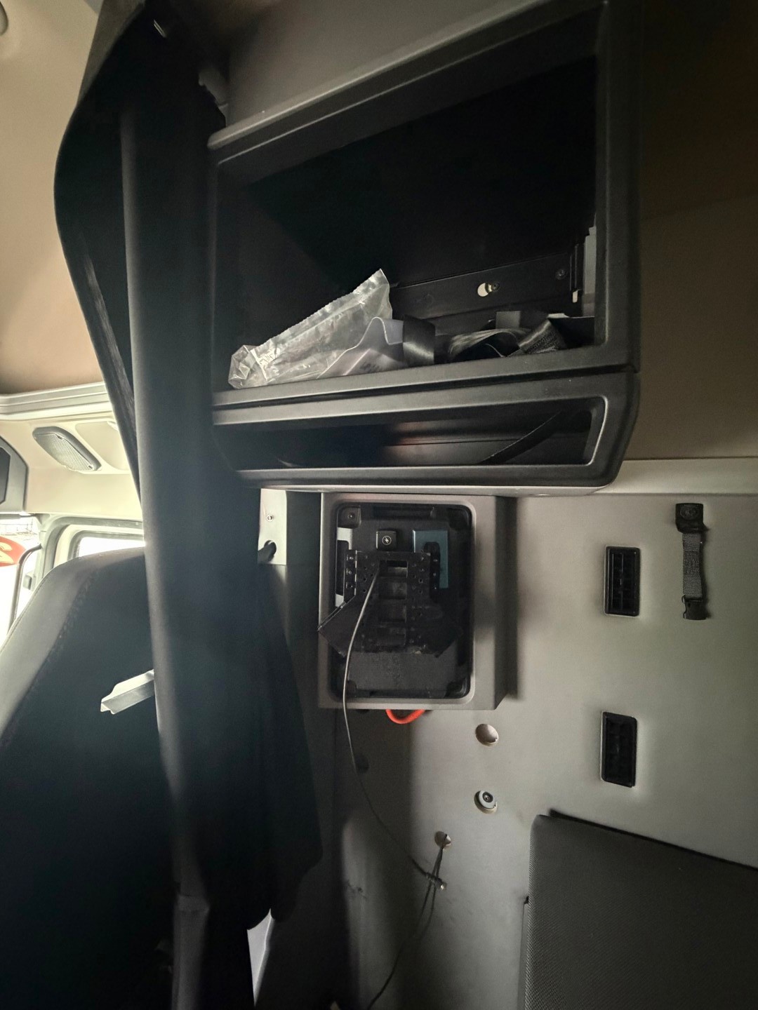 2020 Mack Anthem - image 15