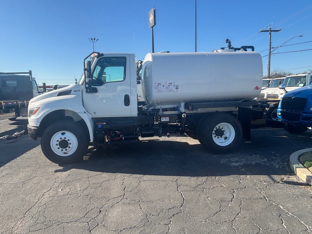 2025 International MV - image 1