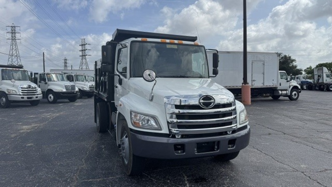 2014 Hino 338 in Houston, TX — photo 4