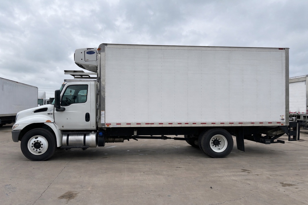 2019 International MV - image 5