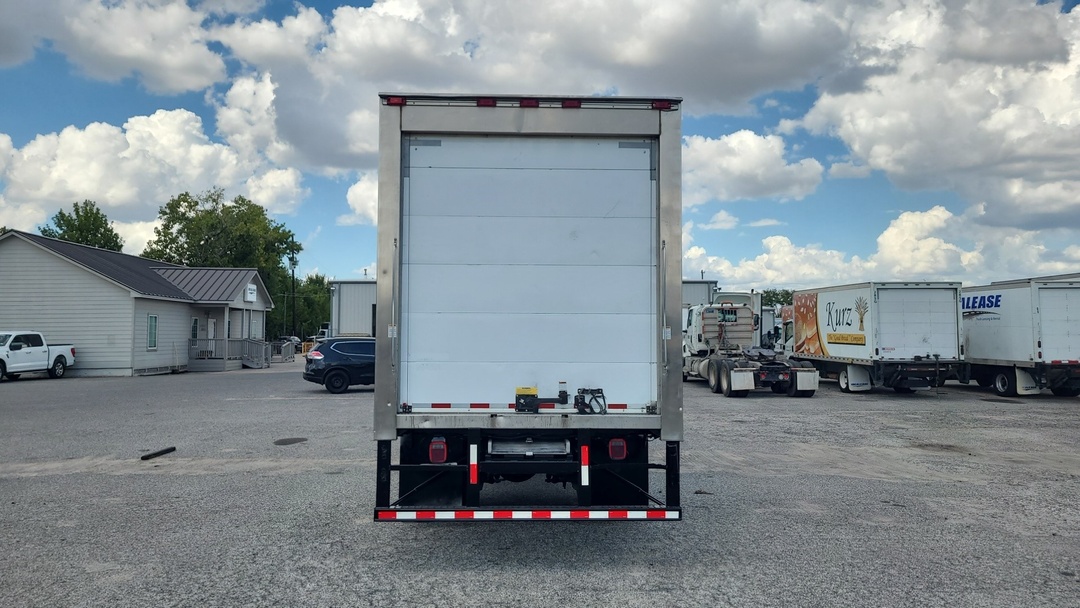 2019 International 4300 - image 12