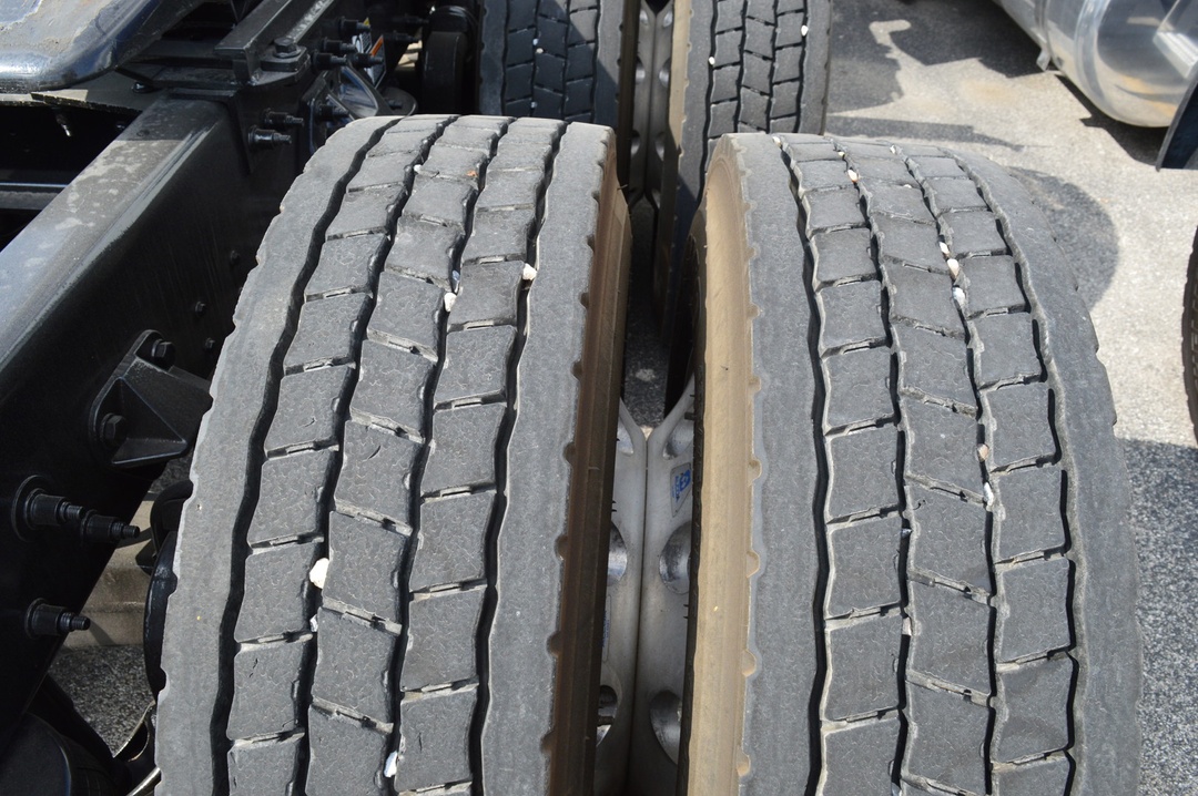 2019 Peterbilt 579 in SAN ANTONIO, TX — photo 3