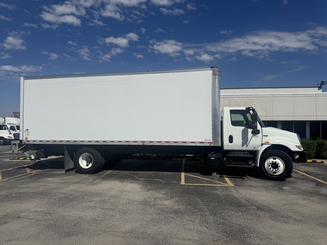 2020 International MV - image 6