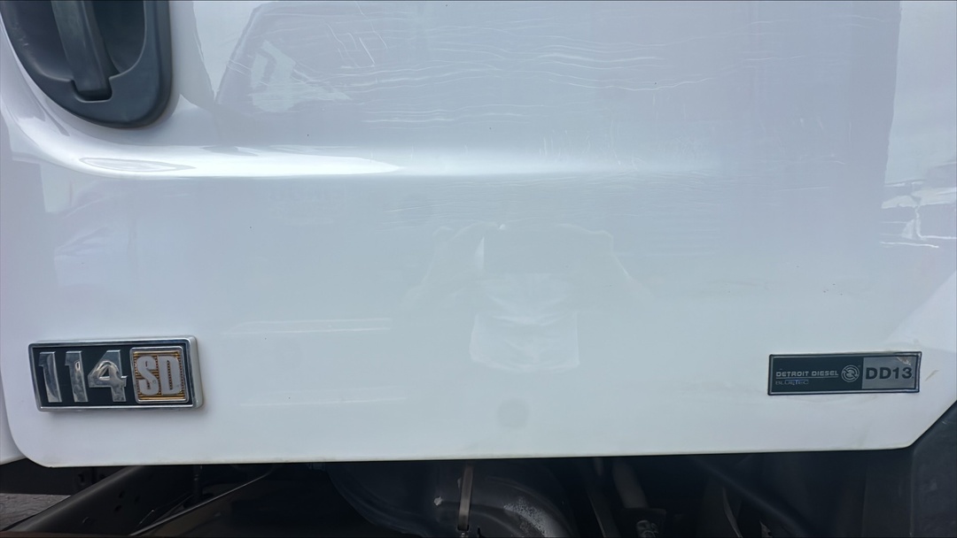 2014 Freightliner 114SD - image 5