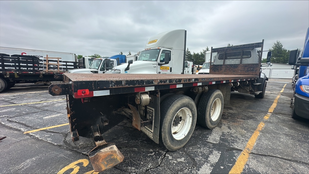 2014 Freightliner 114SD - image 6