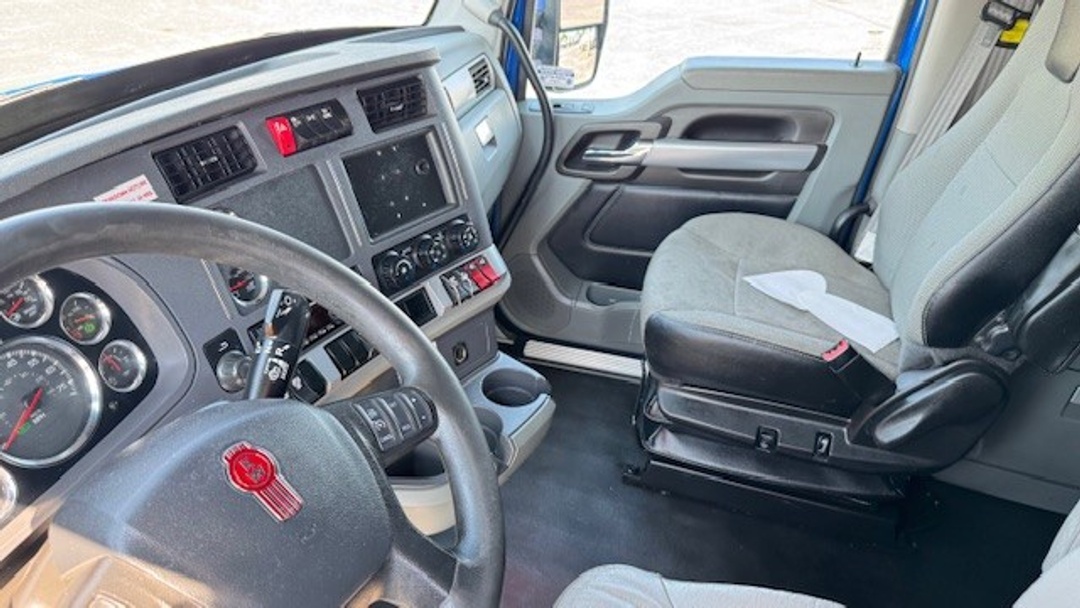 2021 Kenworth T680 - image 15