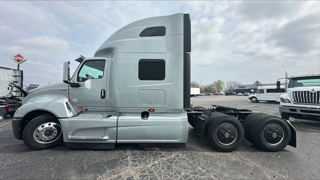 2023 International LT625