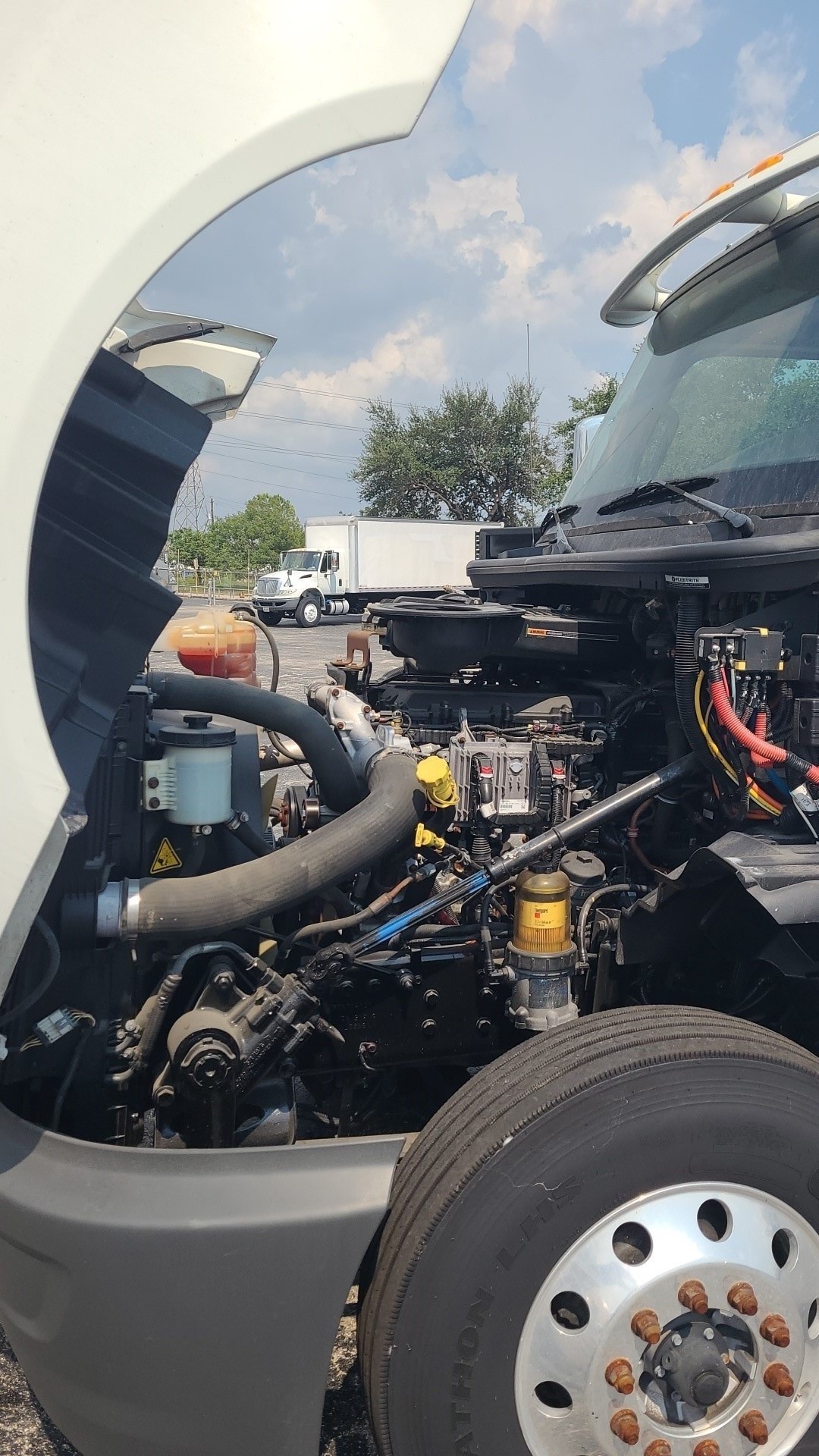 2019 International LT - image 1