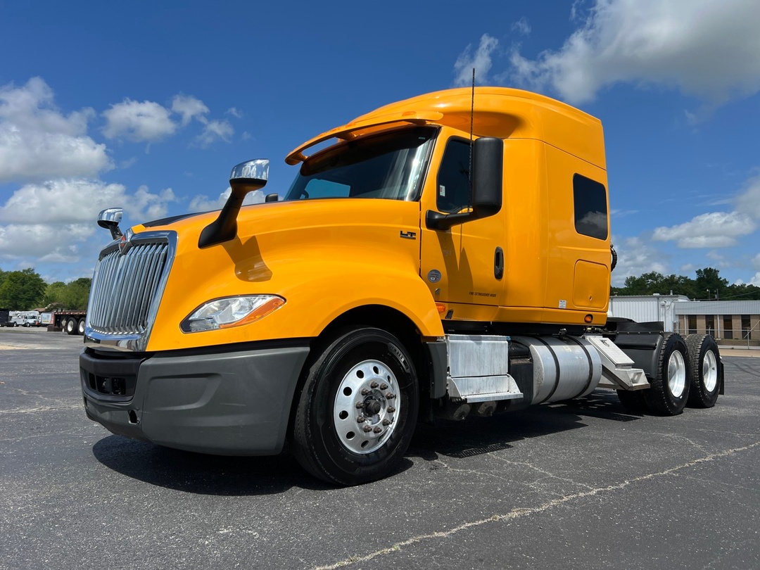 2022 International LT625