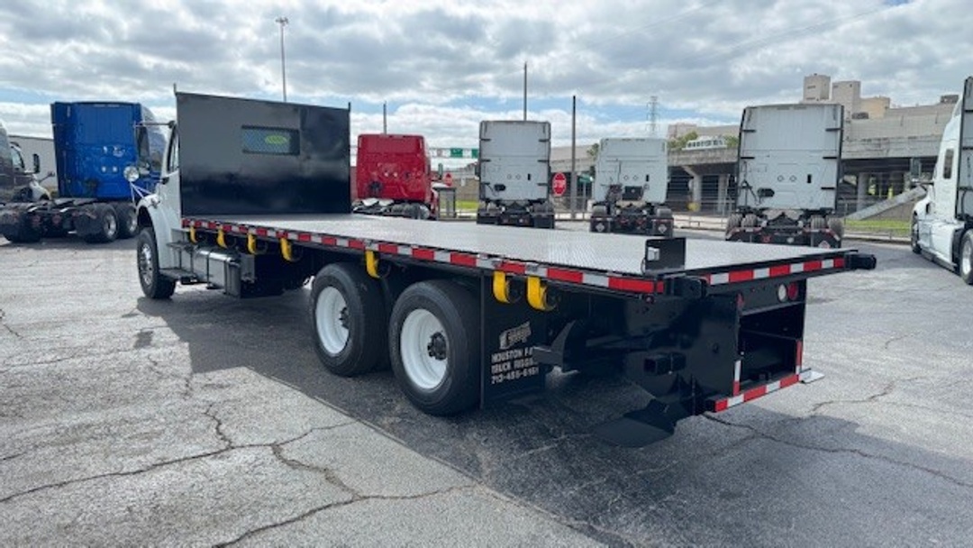 2017 Freightliner M2 106 - image 8