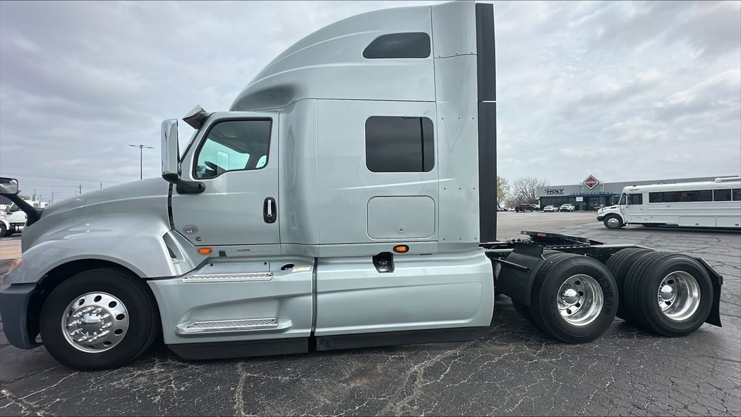 2023 International LT625