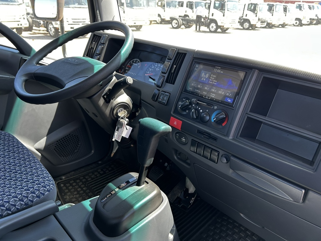 2024 Isuzu NPR - image 8