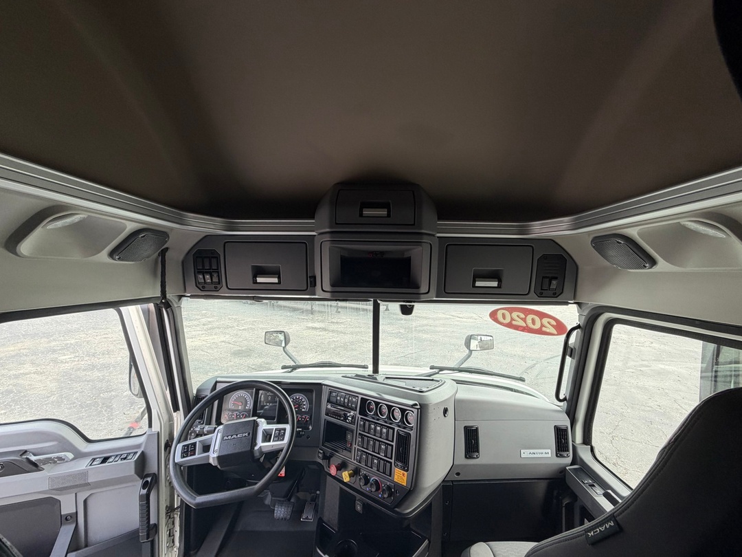 2020 Mack Anthem - image 14