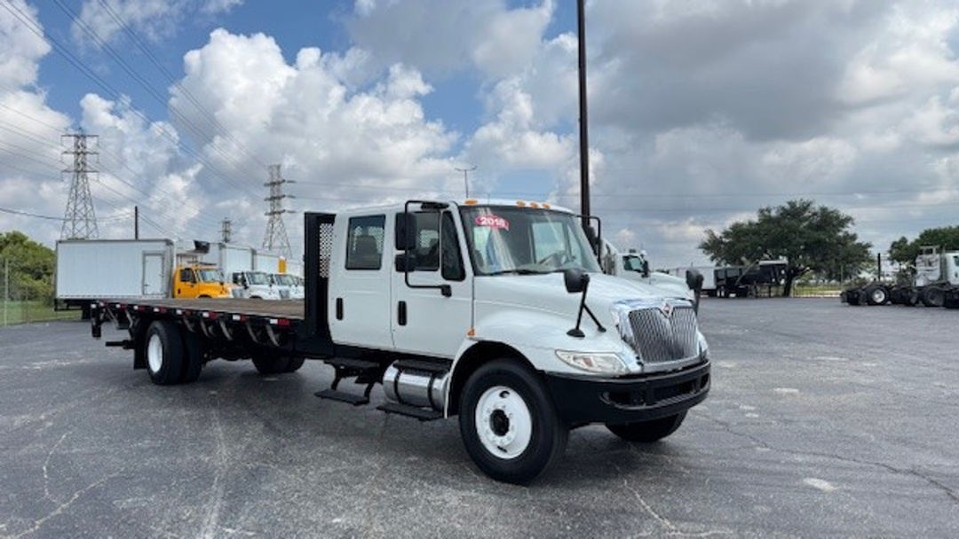 2018 International 4300 - image 2
