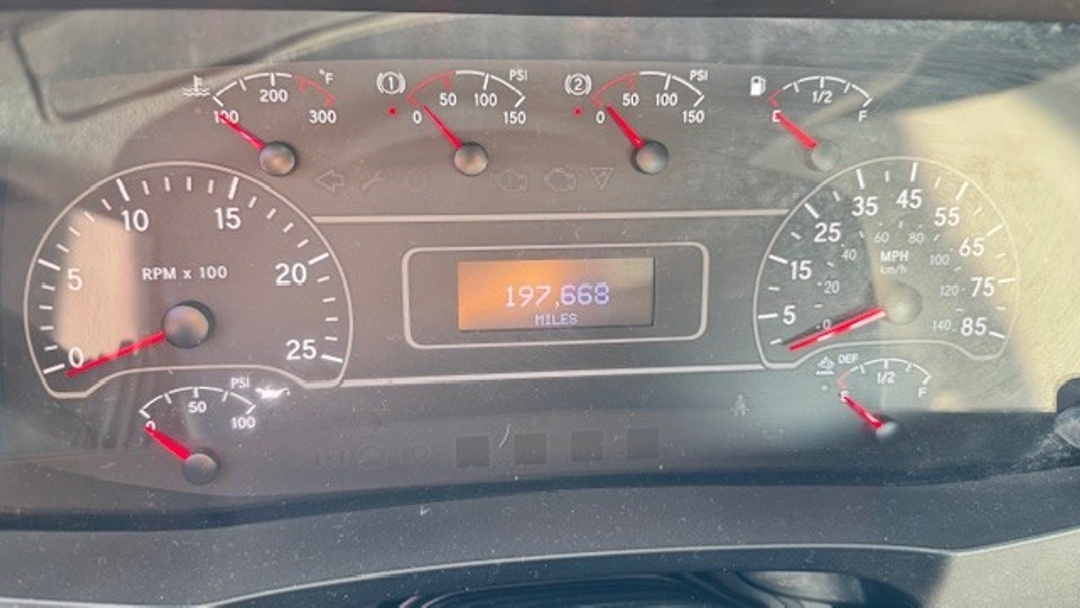 2018 International LT - image 12