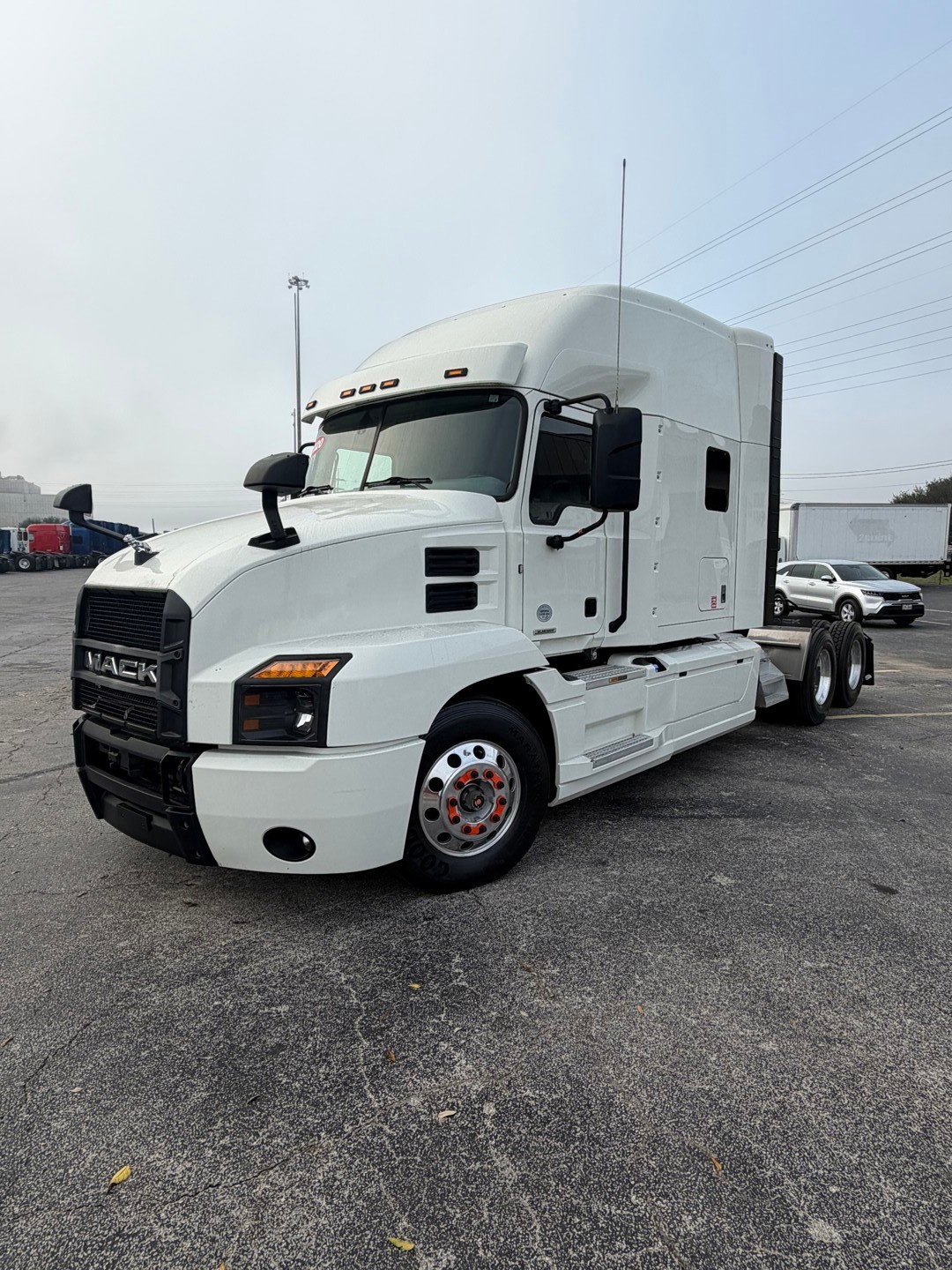 2020 Mack Anthem - image 2