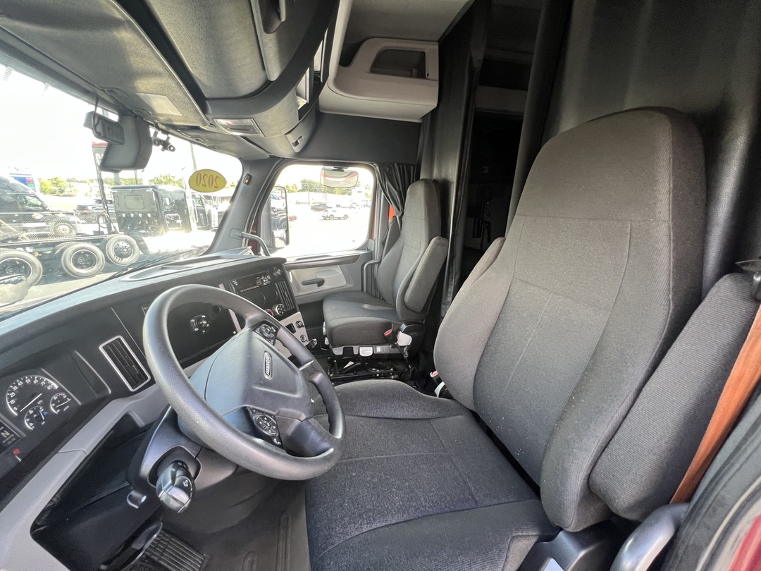 2020 Freightliner Cascadia - image 10