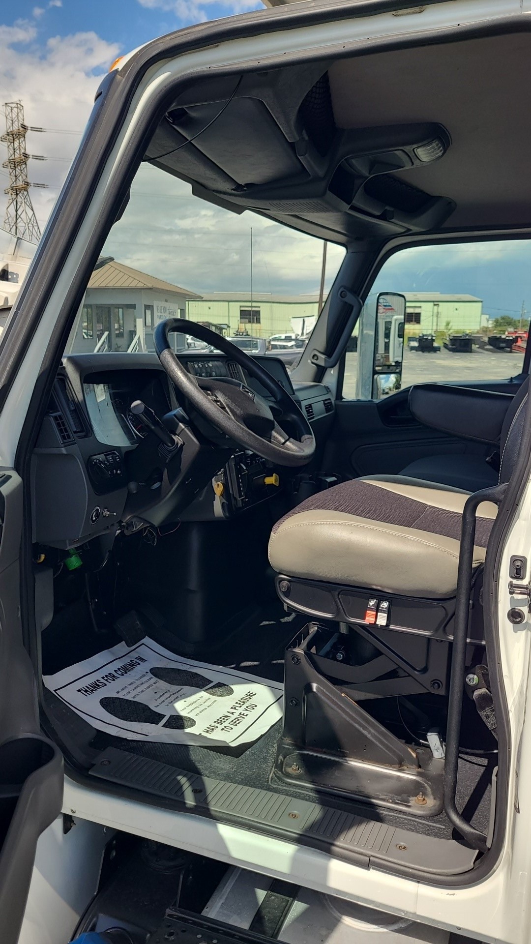 2019 International MV - image 8