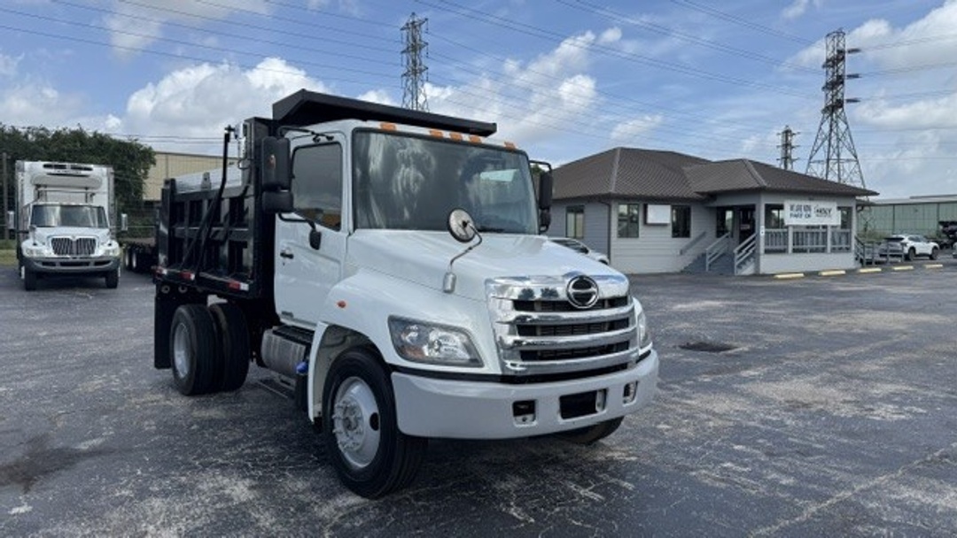 2015 Hino 338 in Houston, TX — photo 2