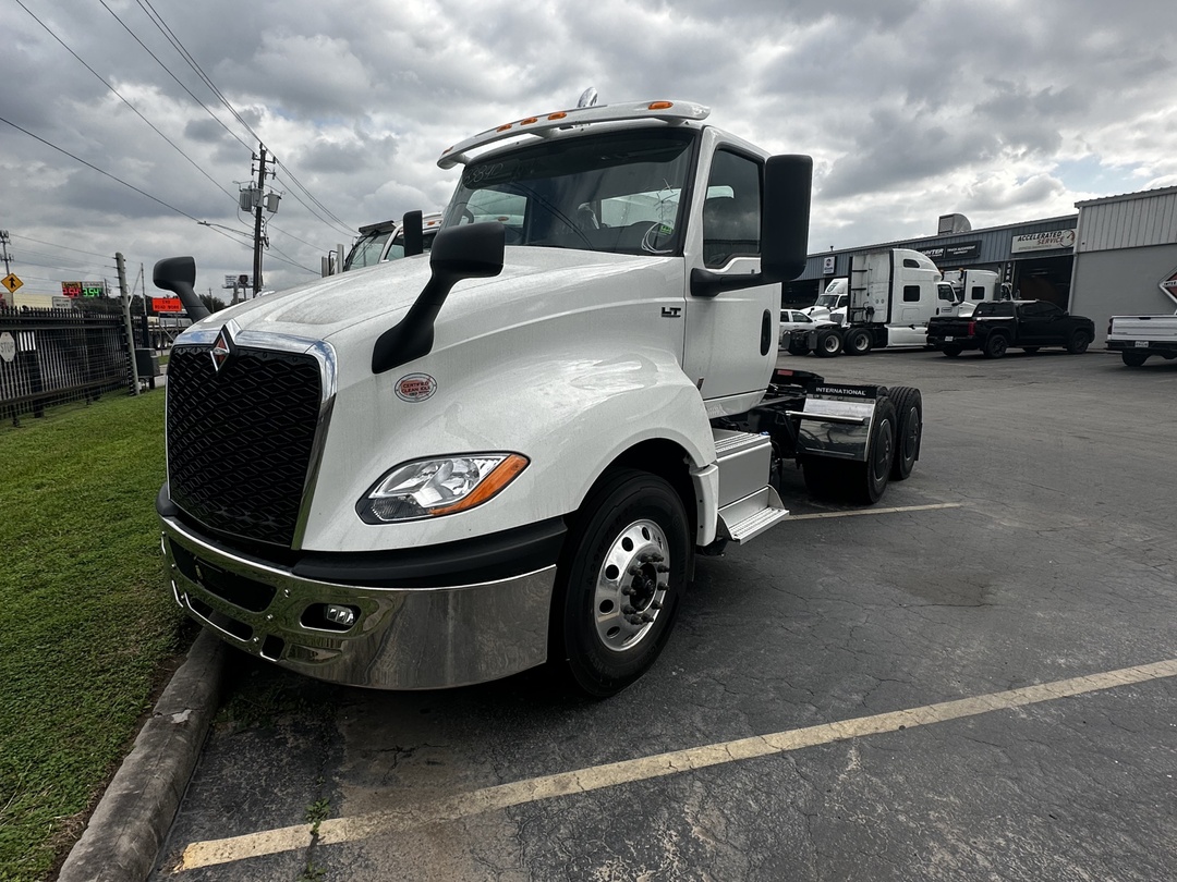 2025 International LT - image 1