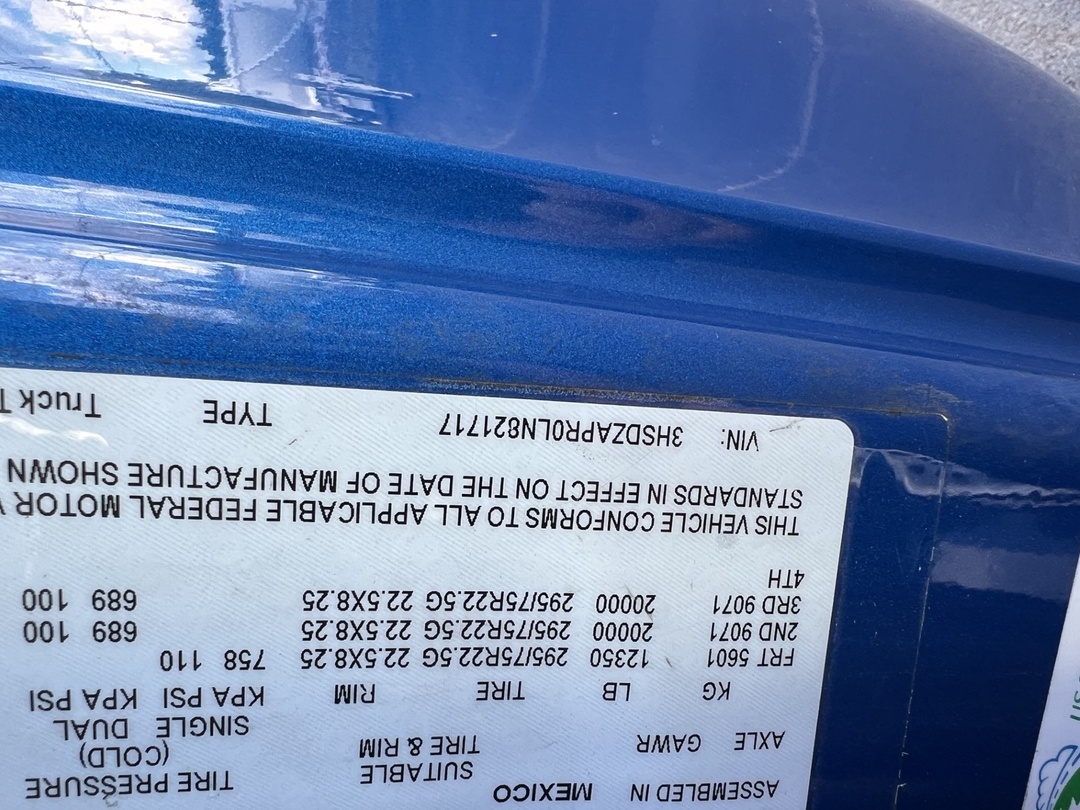 2020 International LT - image 12