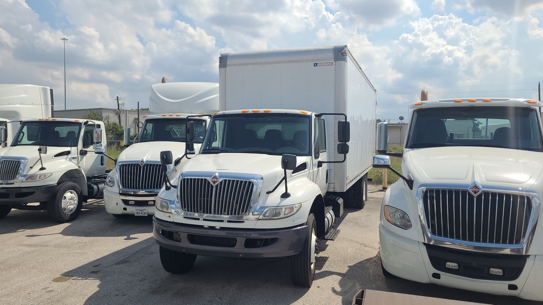 2019 International 4300 - image 4