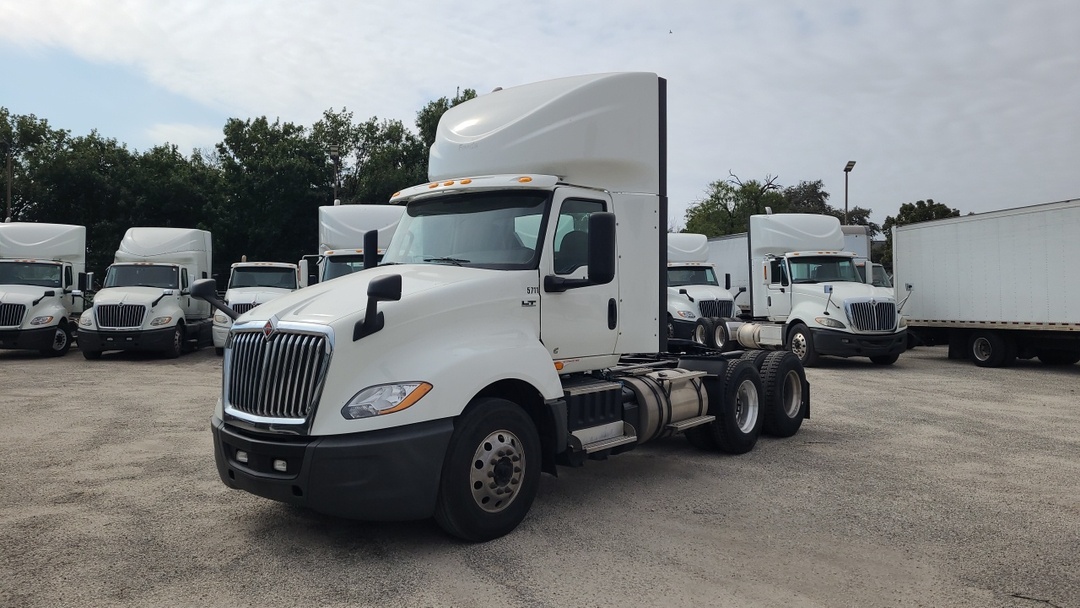2021 International LT - image 1