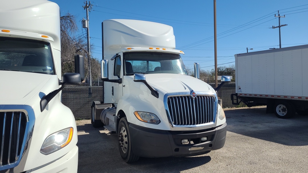 2018 International LT625