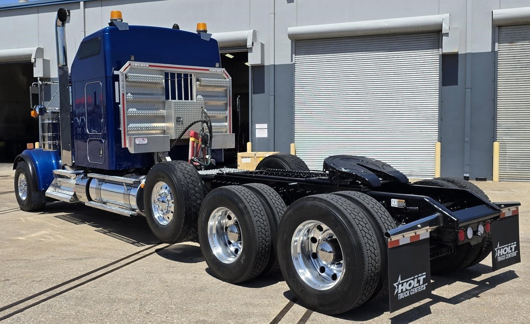 2022 Kenworth W900 - image 2