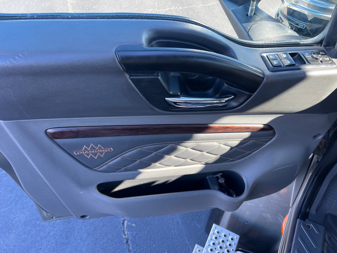 2024 International HX - image 22