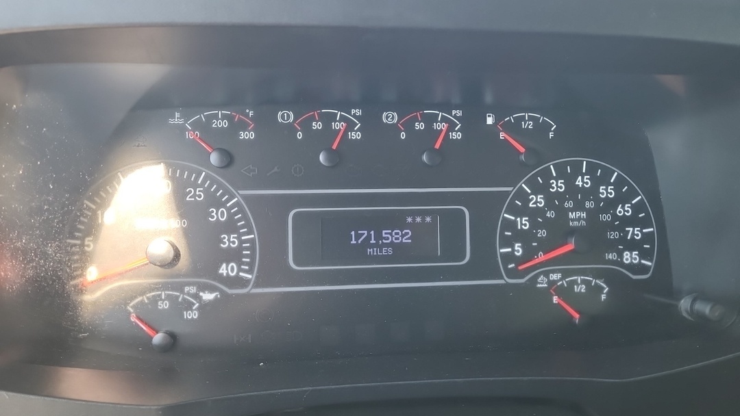 2020 International MV - image 4