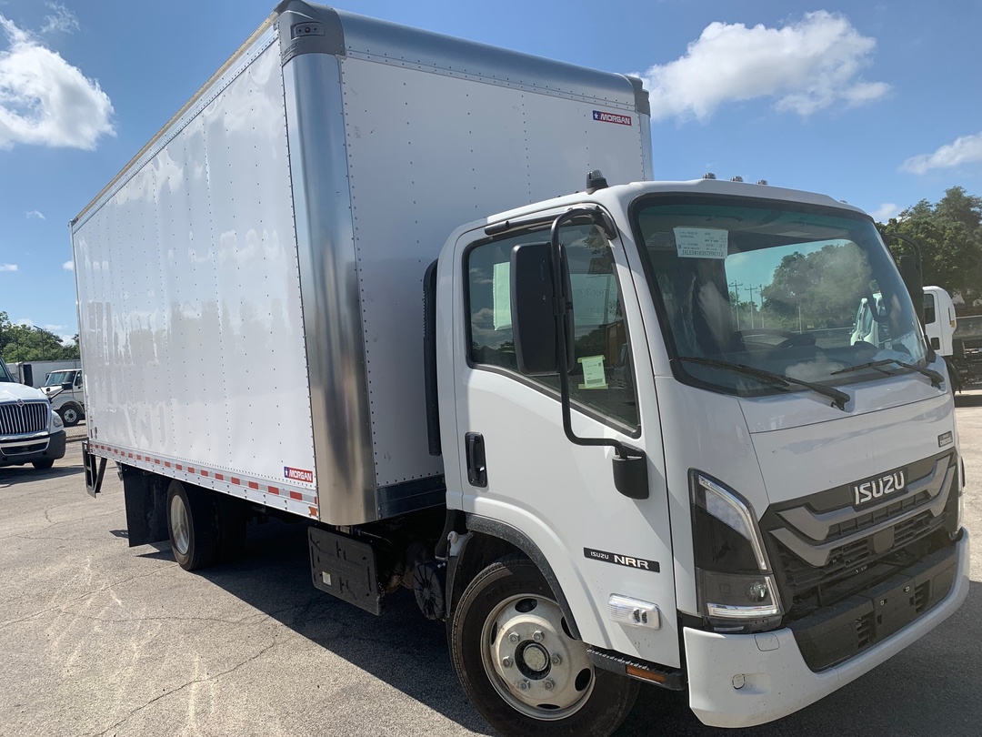 2025 Isuzu NRR - image 3