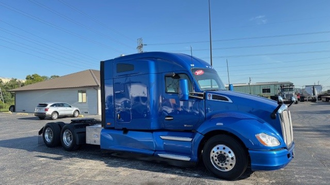 2021 Kenworth T680 - image 3